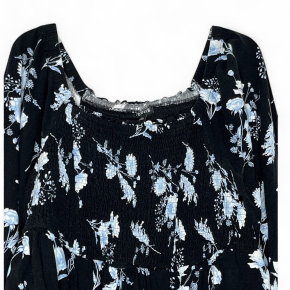 🌹 Torrid Floral Off Shoulder Smocked Challis Stretch Blouse Size 4XL - Picture 4 of 4